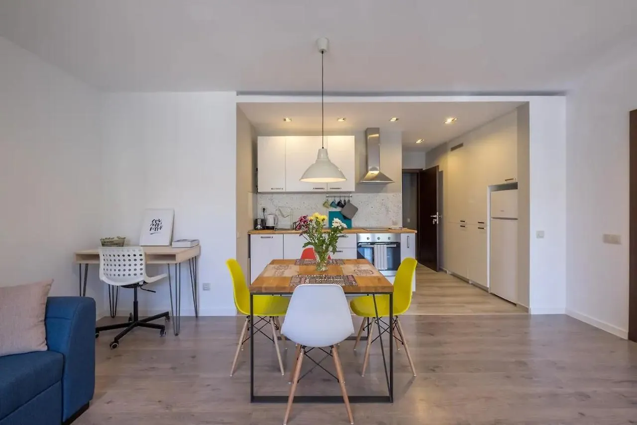 Quiet & Airy Modern Apt. Top Centre Free Parking Sofia Apartment